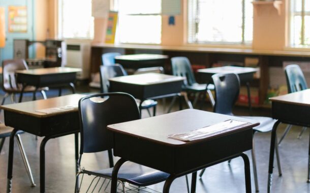 Educació convoca ajudes per 2,7 milions d’euros per a la formació de persones adultes