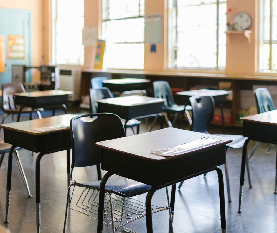 Educació convoca ajudes per 2,7 milions d’euros per a la formació de persones adultes