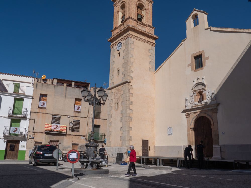 Figueroles s'engalana per al Dia de la Província