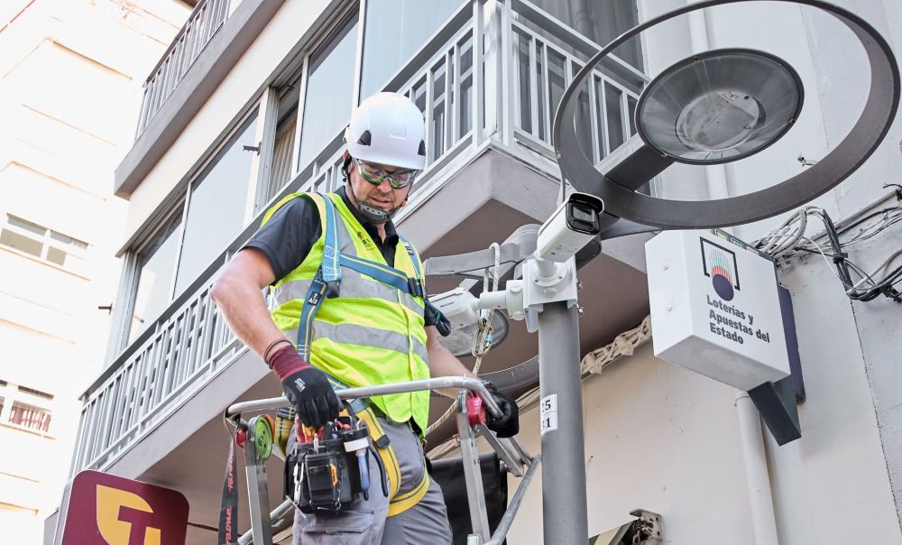 Torreblanca amplia la xarxa de videovigilància amb la instal·lació d'onze càmeres noves