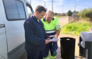 Vinaròs reposa més de 30 papereres per a millorar el servei de neteja viària