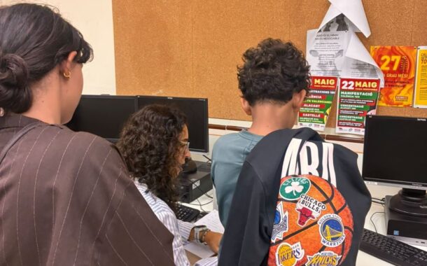 L’AFA de l’IES Ramón Cid digitalitza el banc de llibres i agilita el préstec de més de 3.000 exemplars