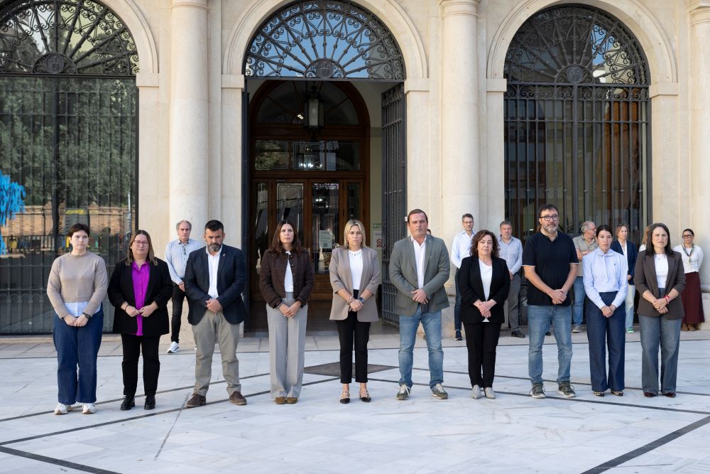 La Diputació guarda silenci per les víctimes de l'accident ferroviari de Toledo i el segon aniversari de la dana