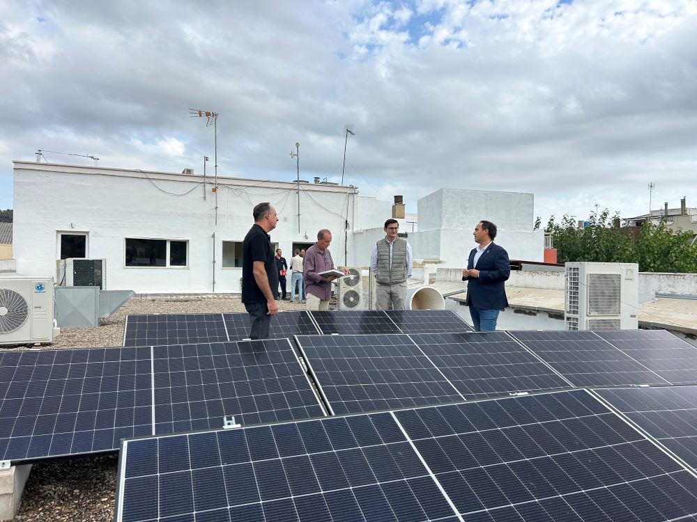 La província suma eficiència energètica amb noves plaques fotovoltaiques en 60 pobles amb Diputació Resol